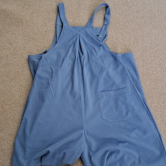 SMALL.    HALARA WIDE LEG WAFFLE ADJUSTABLE STRAPS OVERALLS - Picture 8 of 11